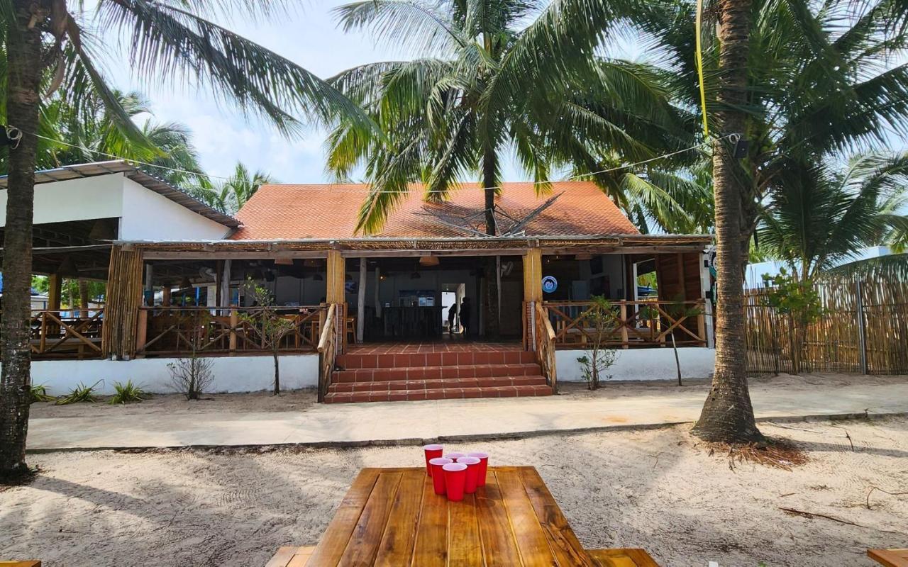 Hostel Mad Monkey Koh Rong Kaoh Touch Exterior foto