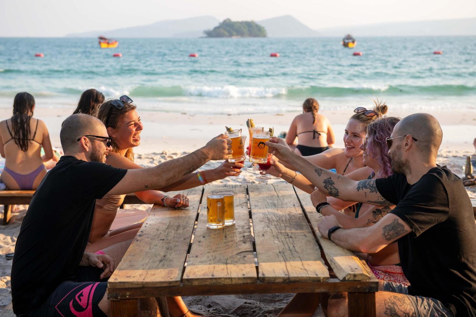 Hostel Mad Monkey Koh Rong Kaoh Touch Exterior foto