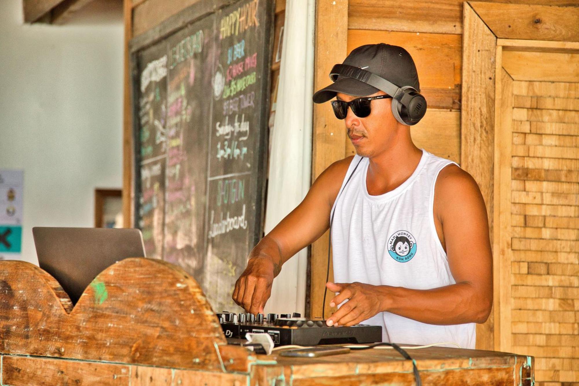 Hostel Mad Monkey Koh Rong Kaoh Touch Exterior foto