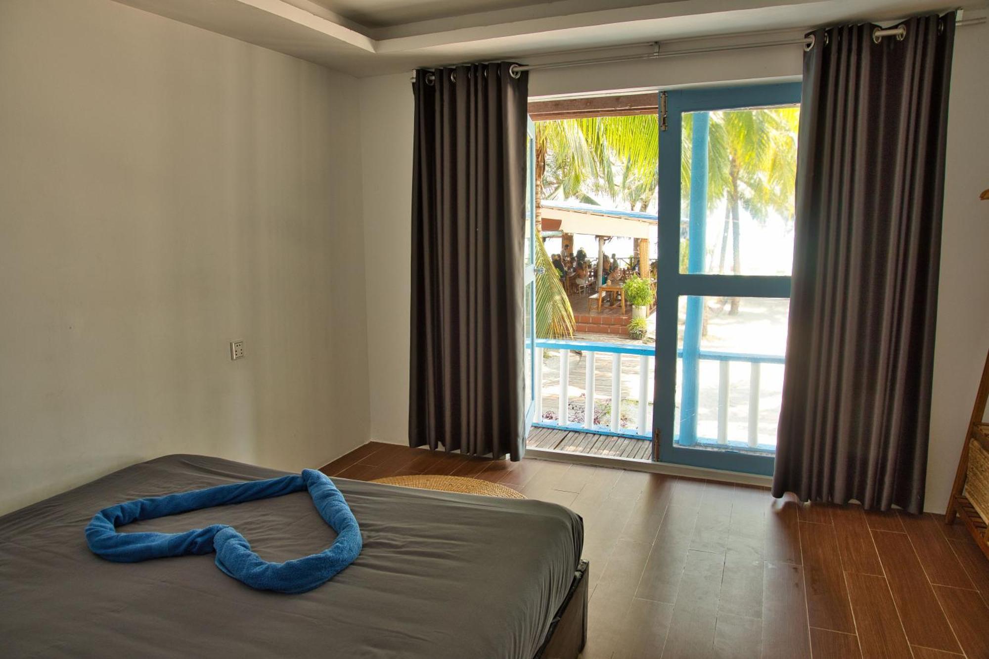Hostel Mad Monkey Koh Rong Kaoh Touch Exterior foto
